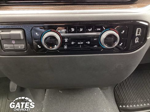 Used 2025 Chevrolet Silverado 1500 LT AWD/4WD image 17