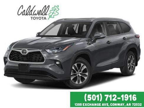 Used 2023 Toyota Highlander XLE FWD image 5