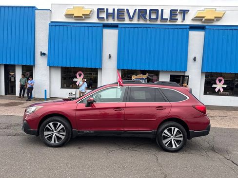 Used 2018 Subaru Outback 2.5i Limited AWD/4WD image 19
