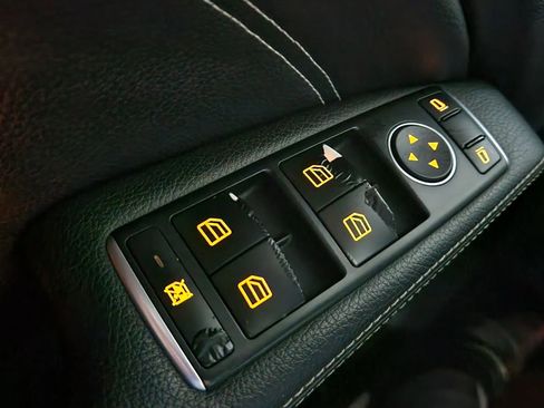 Used 2015 Mercedes-Benz GLA 250 GLA 250 4MATIC Sport Utility 4 image 39