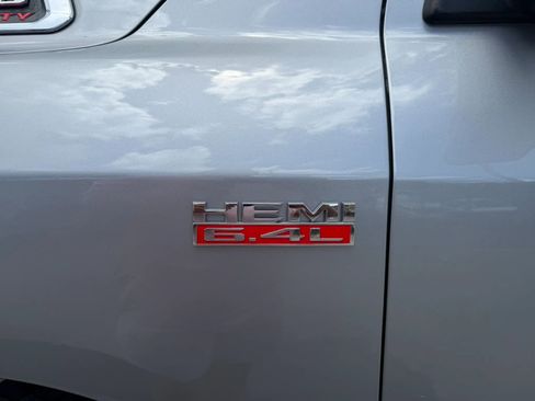 Used 2022 RAM 2500 Tradesman w/ Chrome Appearance Group AWD/4WD image 9