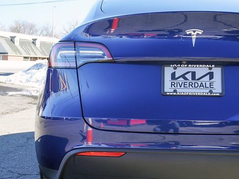 Used 2023 Tesla Model Y Long Range image 15
