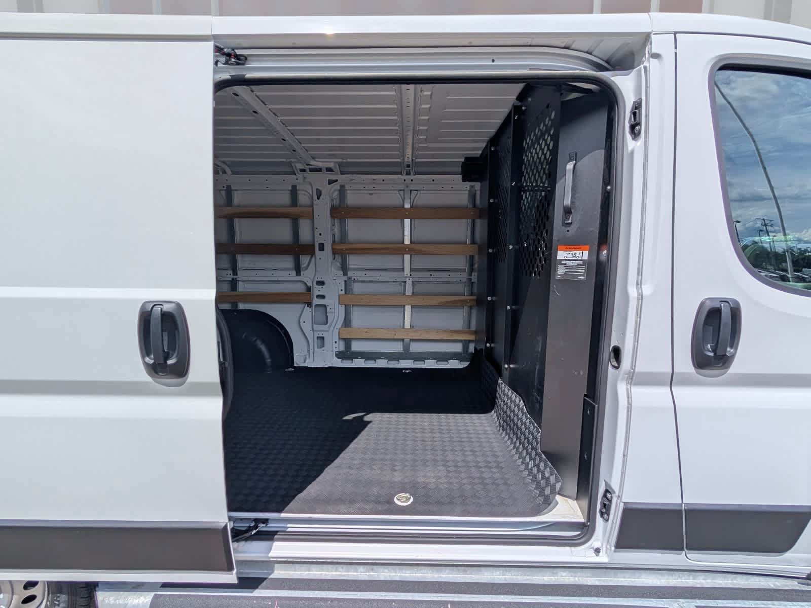 Used 2025 RAM ProMaster 2500 w/ U-Haul Equipment Group FWD image 11