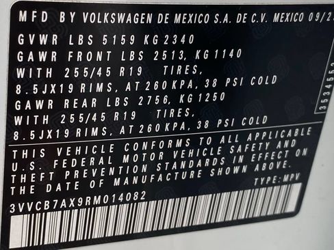 Used 2024 Volkswagen Tiguan SE R-Line FWD image 40