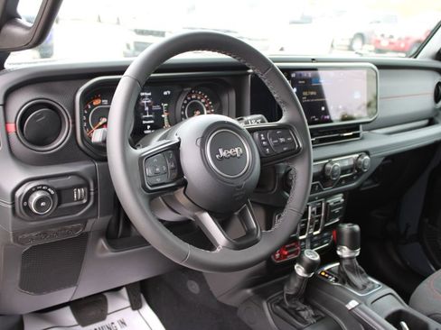 Used 2026 Jeep Wrangler Unlimited Rubicon image 27