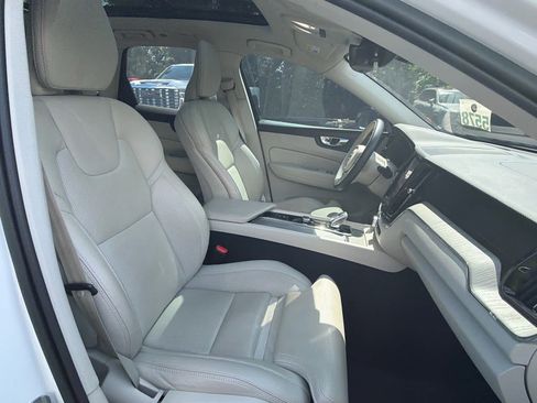 Certified 2023 Volvo XC60 B5 Ultimate w/ Protection Package Premier FWD image 19