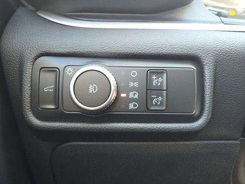 Used 2021 Ford Explorer XLT w/ Equipment Group 202A image 11