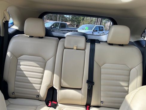 Used 2024 Ford Edge SEL w/ Convenience Package image 17