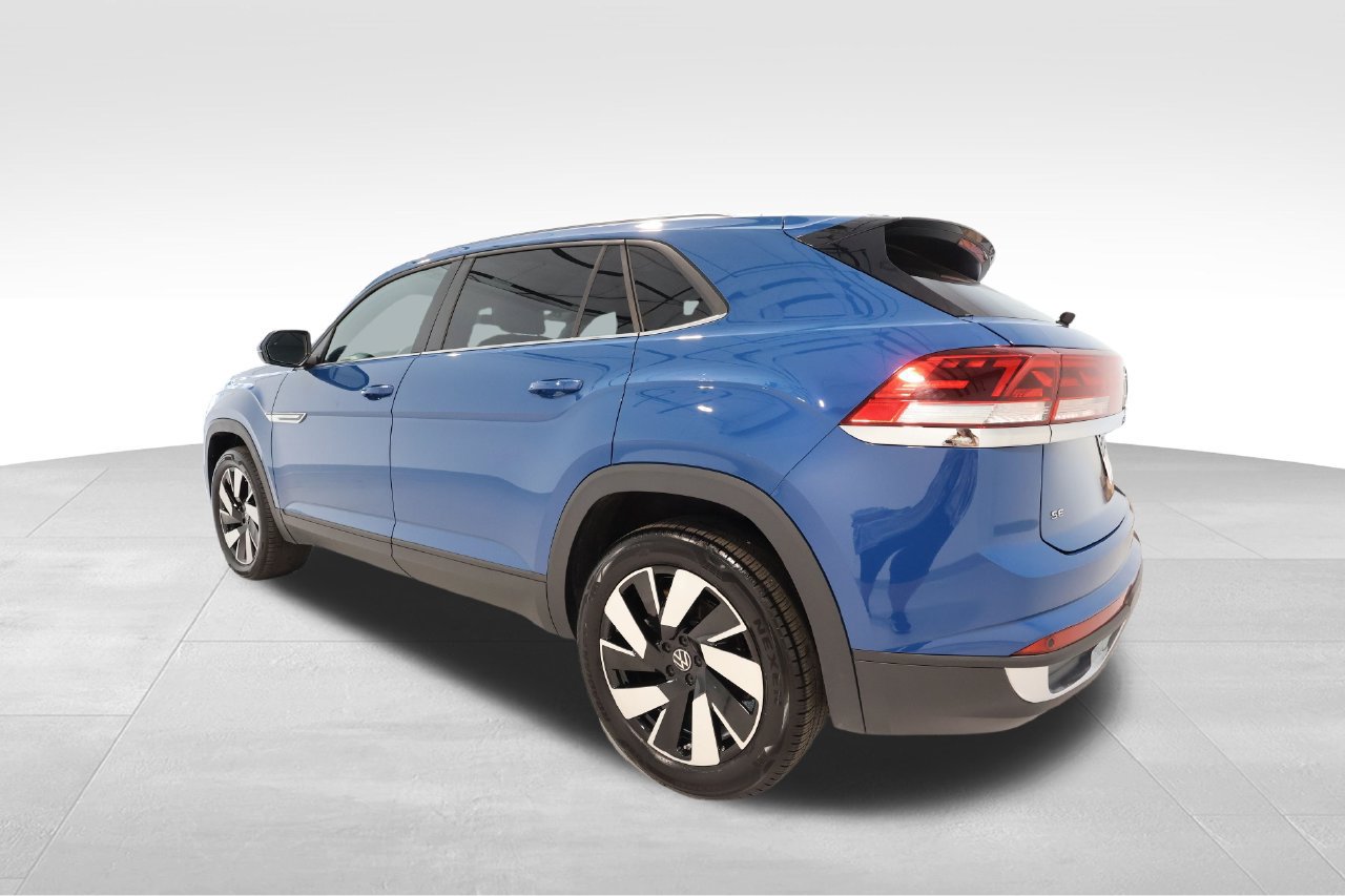 Used 2026 Volkswagen Atlas Cross Sport SE FWD image 2