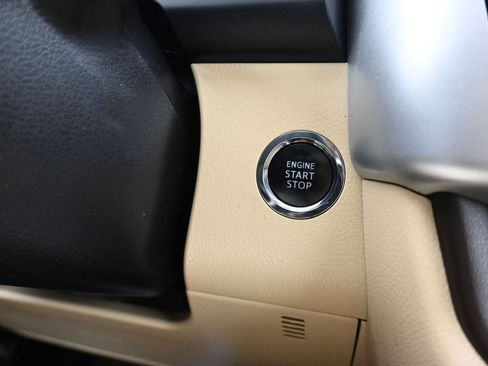 Used 2016 Toyota Highlander Limited image 23