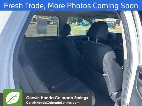 Used 2025 Honda Pilot EX-L image 8