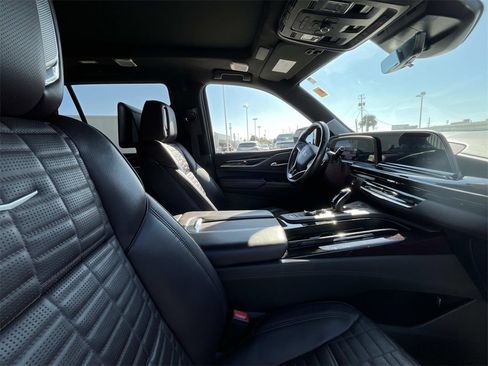 Used 2021 Cadillac Escalade Sport Platinum image 17