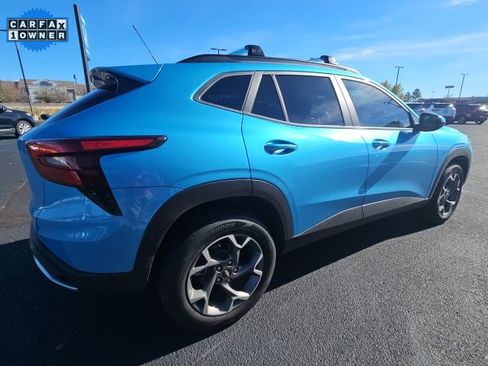 Used 2025 Chevrolet Trax LT w/ Driver Confidence Package image 5