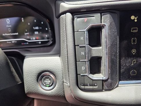 Used 2024 GMC Yukon Denali w/ Advanced Technology Package AWD/4WD image 29