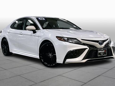 Used 2022 Toyota Camry XSE w/ Navigation Upgrade Package image 3