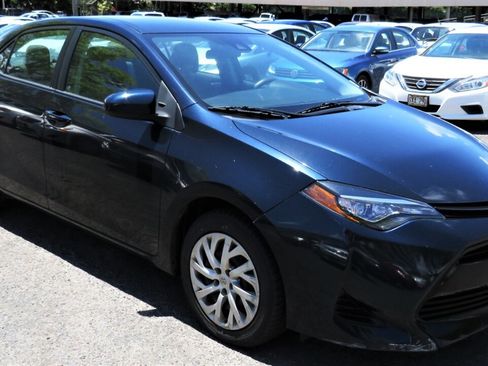 Used 2017 Toyota Corolla LE FWD image 6