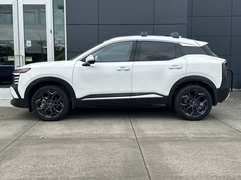 Used 2025 Nissan Kicks SR w/ Illumination Package AWD/4WD image 6