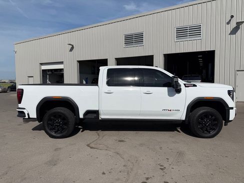 Used 2024 GMC Sierra 2500 AT4 w/ AT4 Premium Plus Package image 18