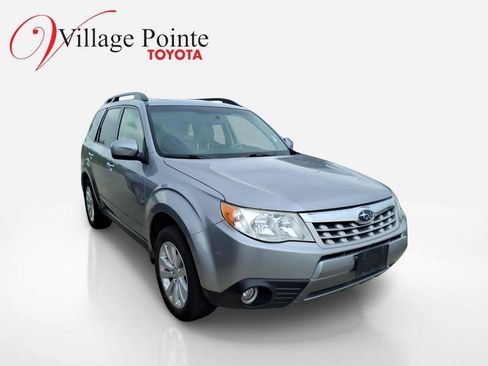 Used 2011 Subaru Forester 2.5X Limited AWD/4WD image 5