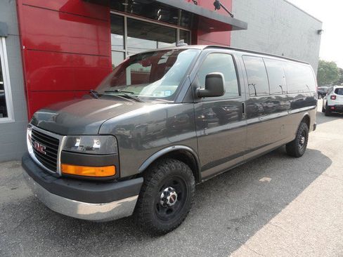 Used 2016 GMC Savana 3500 LT w/ LT Preferred Equipment Group image 2