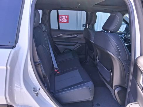 New 2026 Jeep Grand Cherokee Laredo X RWD image 23