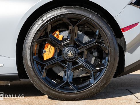 Used 2024 Lamborghini Huracan Tecnica image 9