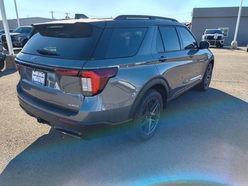 New 2026 Ford Explorer ST-Line w/ ST-Line Street Pack image 5