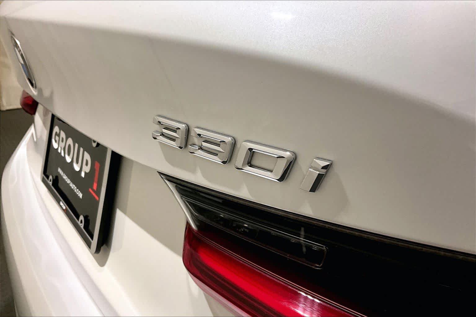 Used 2022 BMW 330i xDrive Sedan w/ Driving Assistance Package AWD/4WD image 9