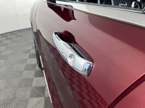 Used 2019 Jeep Grand Cherokee Limited image 13