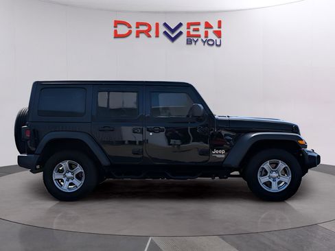 Used 2018 Jeep Wrangler Unlimited Sport S image 6