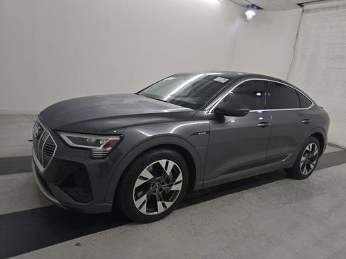 Used 2022 Audi e-tron Premium image 3