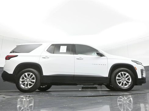 Used 2022 Chevrolet Traverse LS FWD image 32