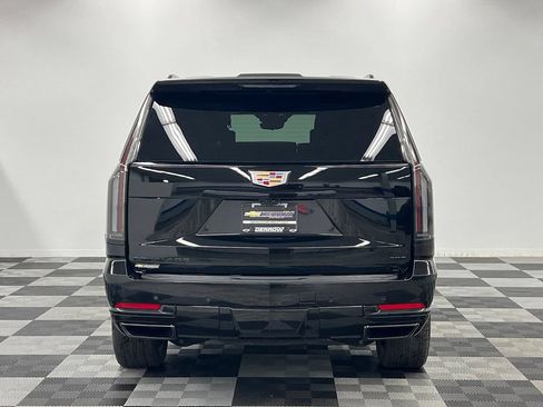 Used 2026 Cadillac Escalade Platinum Sport w/ LPO, Floor Liner Package AWD/4WD image 9