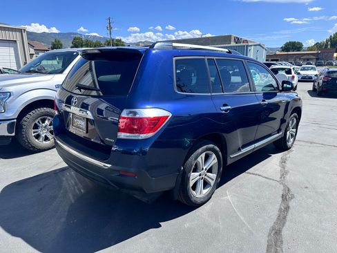 Used 2012 Toyota Highlander Limited w/ Tow Pkg AWD/4WD image 3