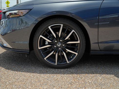 Used 2025 Honda Accord Touring image 8