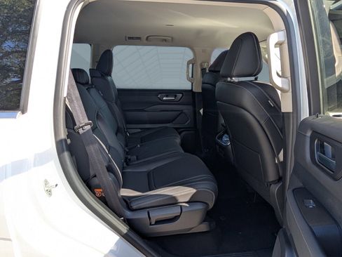 New 2025 Nissan Armada SV image 8