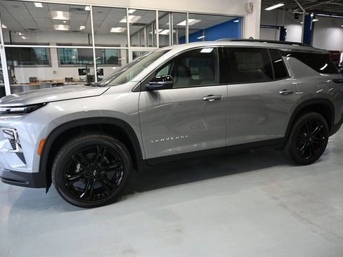 New 2026 Chevrolet Traverse LT w/ LPO, Floor Liner Package image 7