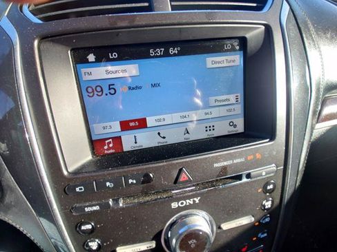 Used 2018 Ford Explorer Platinum AWD/4WD image 25