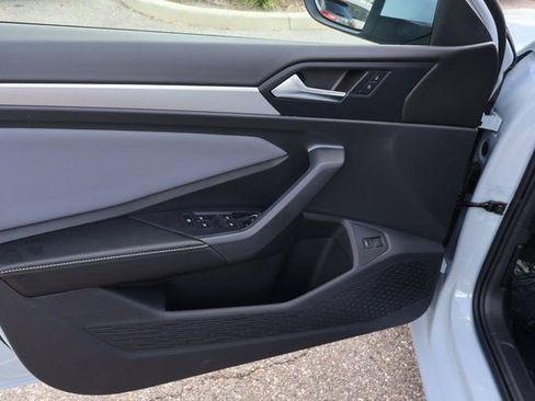 Used 2026 Volkswagen Jetta SE image 10