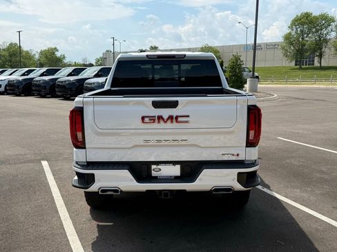 Used 2023 GMC Sierra 1500 AT4 w/ AT4 Preferred Package image 9