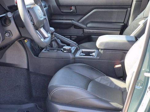 Used 2025 Toyota 4Runner TRD Off-Road Premium image 16