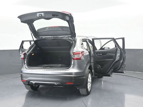 Used 2021 Nissan Rogue Sport SV image 77