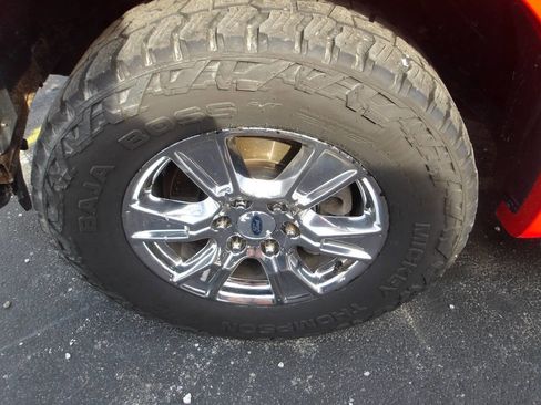 Used 2015 Ford F150 XLT w/ Equipment Group 302A Luxury image 3