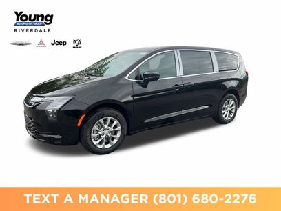 New 2027 Chrysler Pacifica Select w/ Family Tech Group