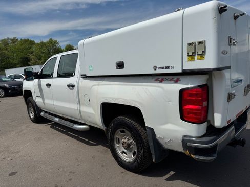 Used 2015 Chevrolet Silverado 2500 W/T AWD/4WD image 10