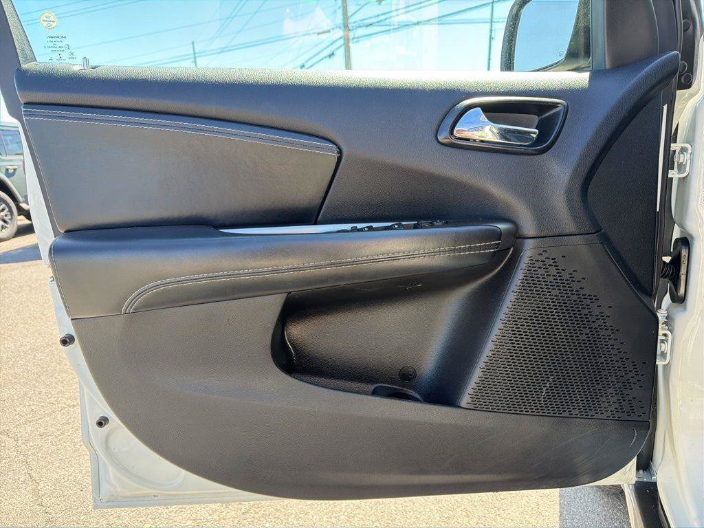 Used 2018 Dodge Journey Crossroad FWD image 33