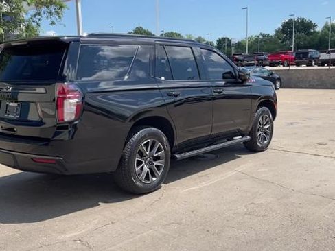 Used 2021 Chevrolet Tahoe Z71 w/ Luxury Package AWD/4WD image 8