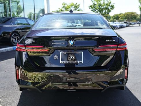 Used 2027 BMW 530i xDrive w/ M Sport Package AWD/4WD image 8