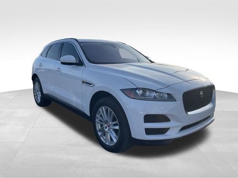 Used 2017 Jaguar F-PACE Prestige image 7