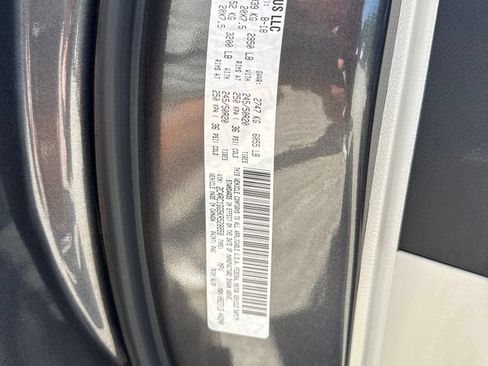 Used 2019 Chrysler Pacifica Limited FWD image 27
